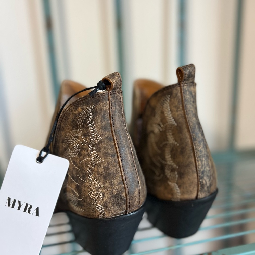 Western Chic! Bronze Brown Ankle Cowboy Boots Stitched Tan Fall Trend - Picture 9 of 15